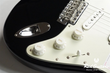 MADE IN JAPAN TRADITIONAL 60S STRATOCASTER - Black
